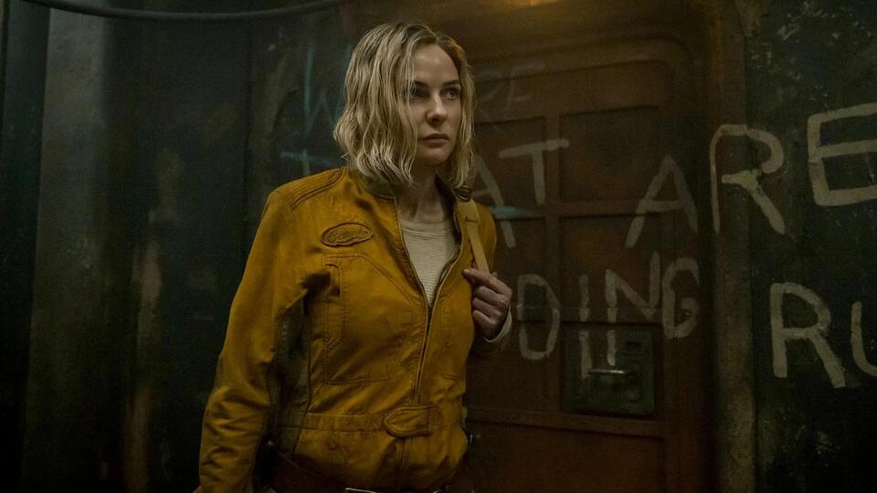 Life’s Alien Twist: Reynolds vs Ferguson 👽