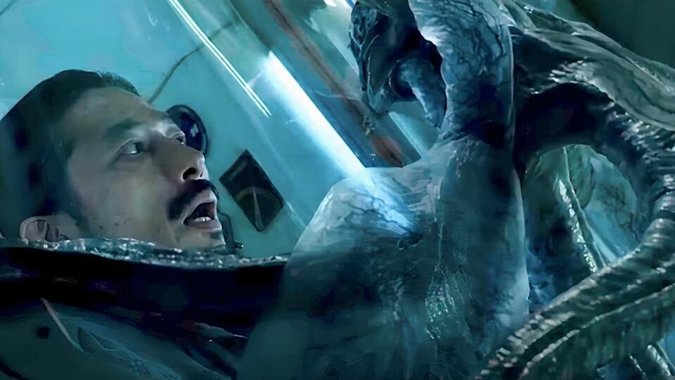 Life’s Alien Twist: Reynolds vs Ferguson 👽