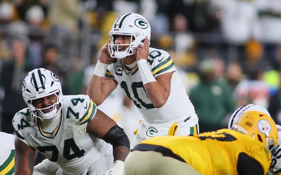 Packers’ all-white uniforms spark game day buzz