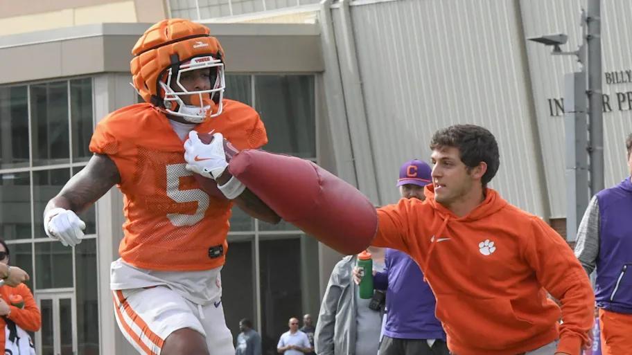 Clemson staffers make big moves to Samford