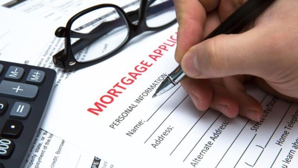 Mortgage Rates Dip: Should You Refinance Now?