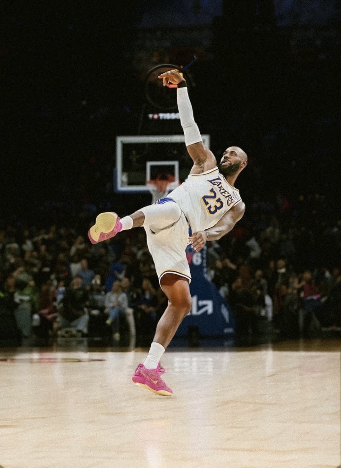 How do you like Lebron's Statue outside of Crypto?