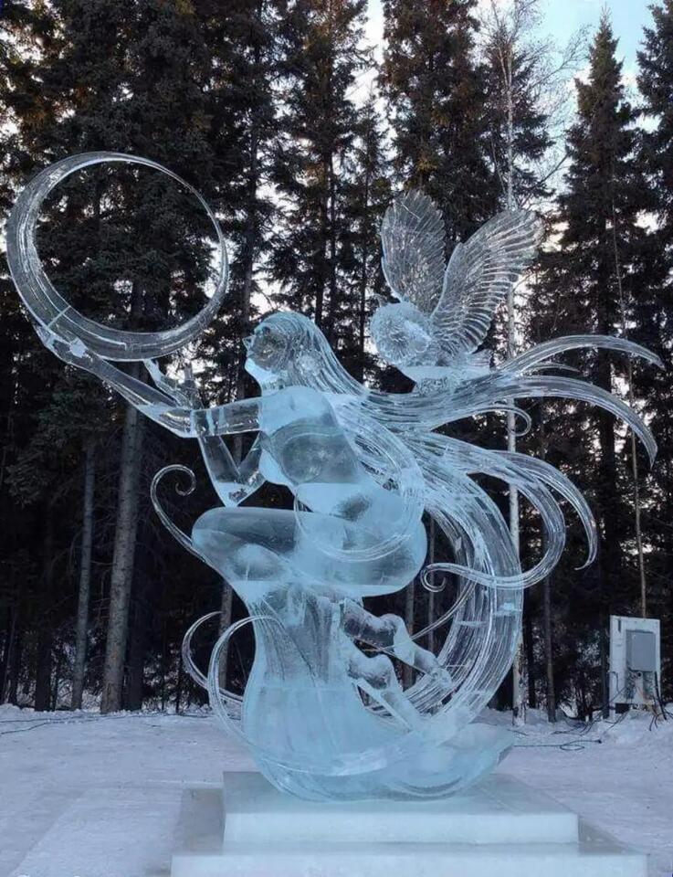 Ice Sculptures: Too Pretty to Melt? ❄️