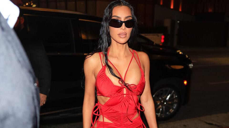 Kim Kardashian’s Runway Throwback Twist