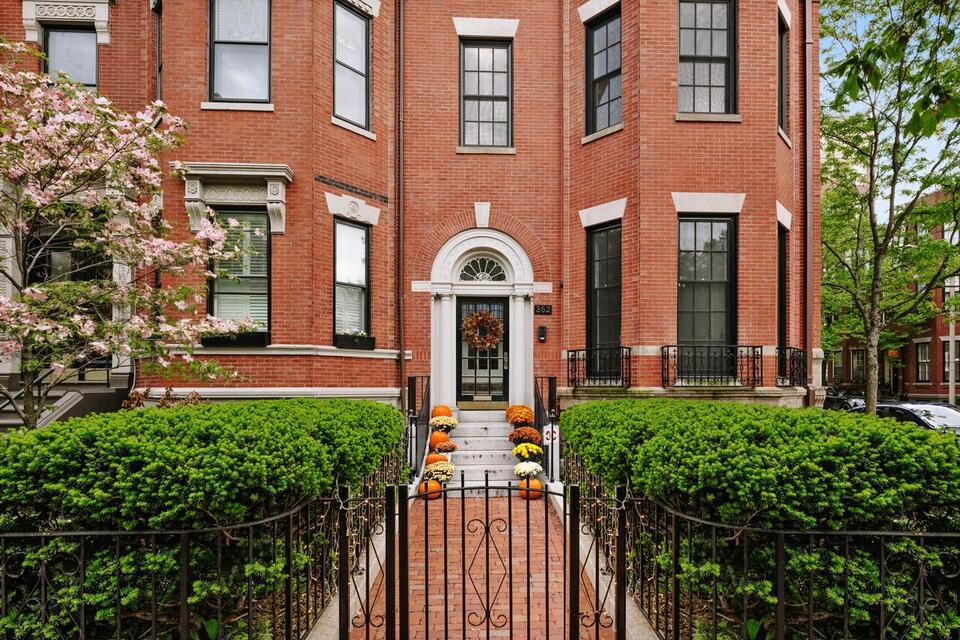 Boston brownstone bidding war heats up Back Bay