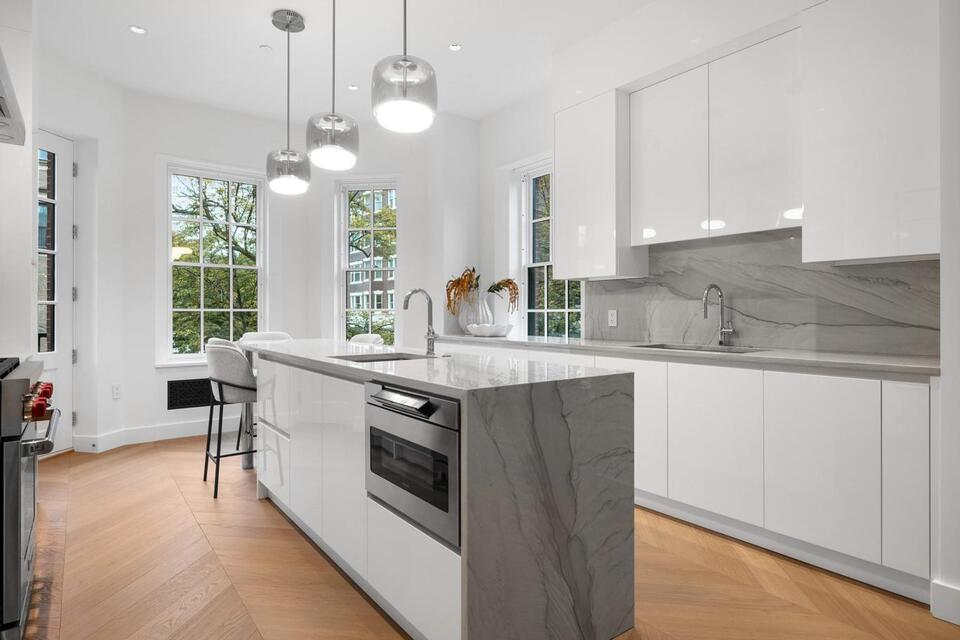 Boston brownstone bidding war heats up Back Bay