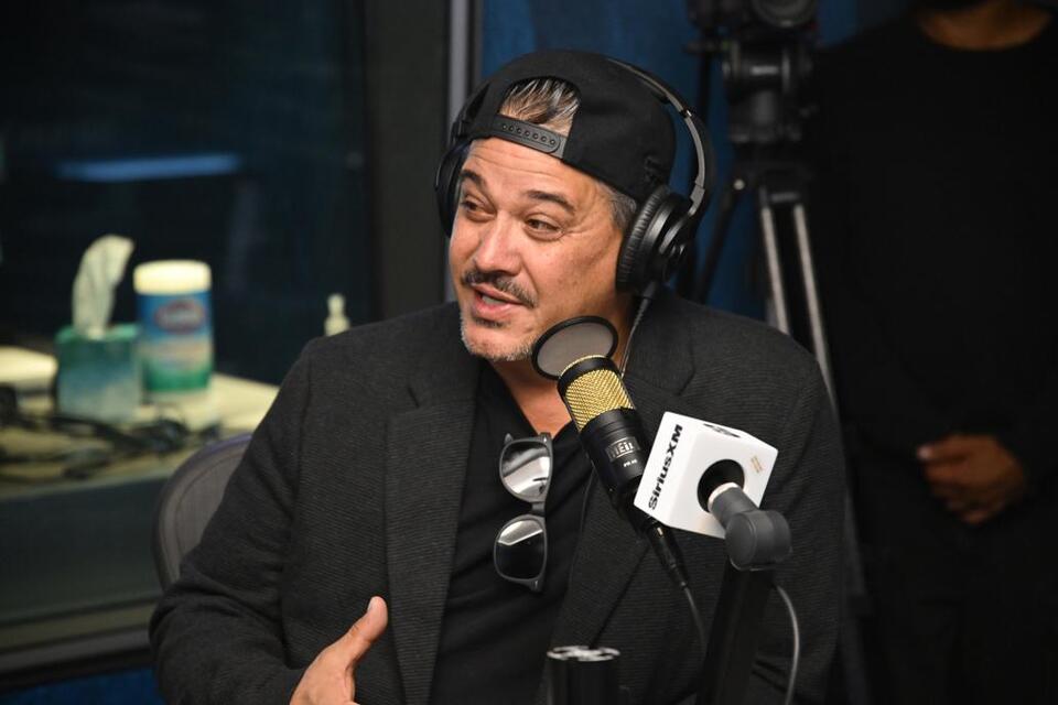 Boston Rob Slams Survivor's Hourglass Twist 🕰️